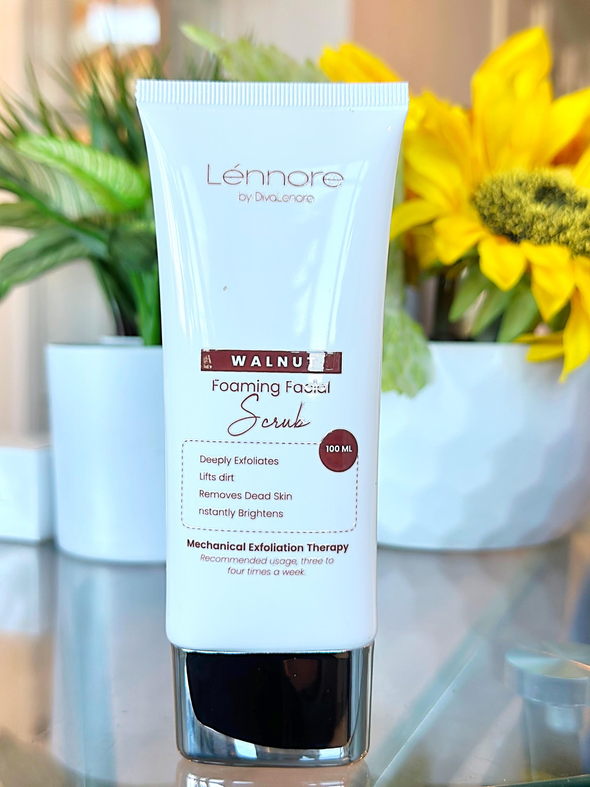 Walnut Foaming Facial Scrub